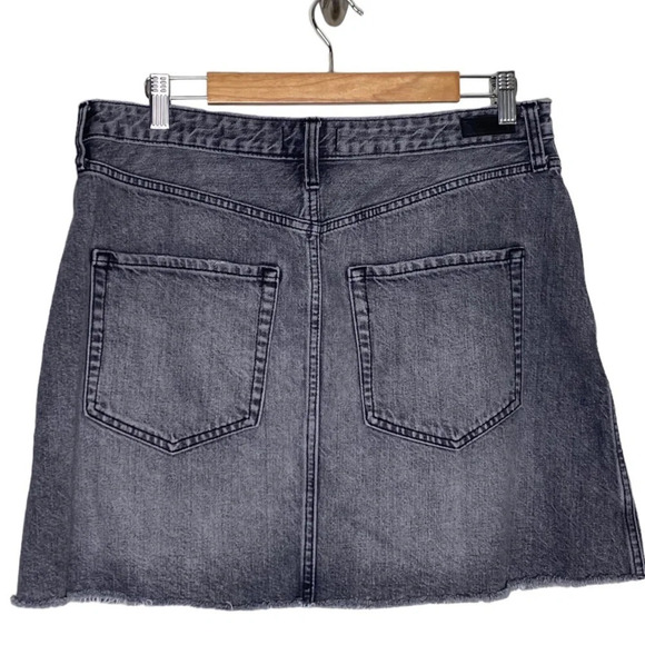 Abercrombie & Fitch Washed Black Raw Hem Denim Jean Mini Skirt Size 32 - Picture 6 of 8
